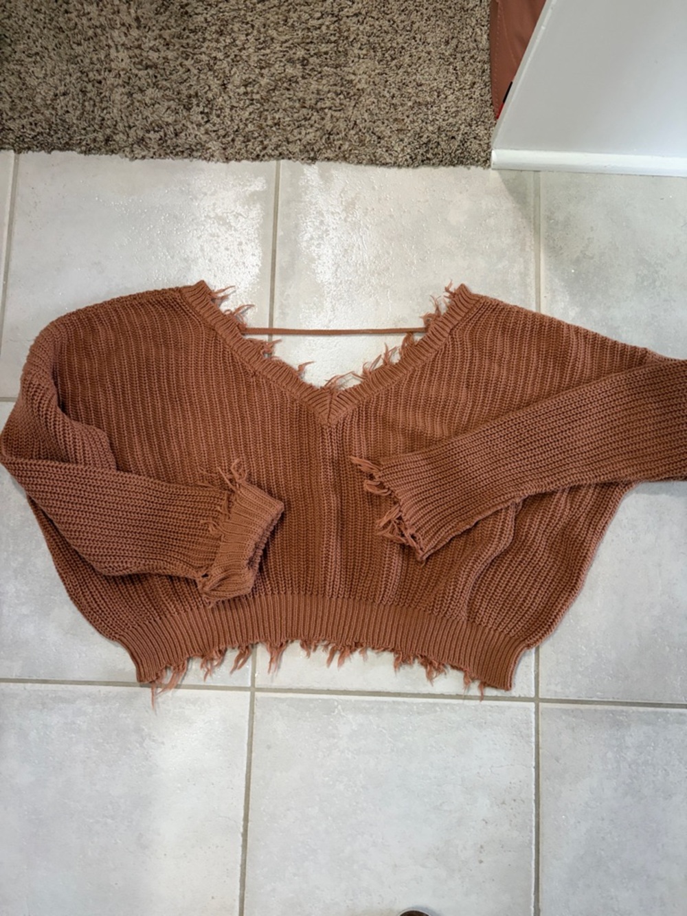 Forever 21 Frayed V-Neck Cropped Sweater - Rust